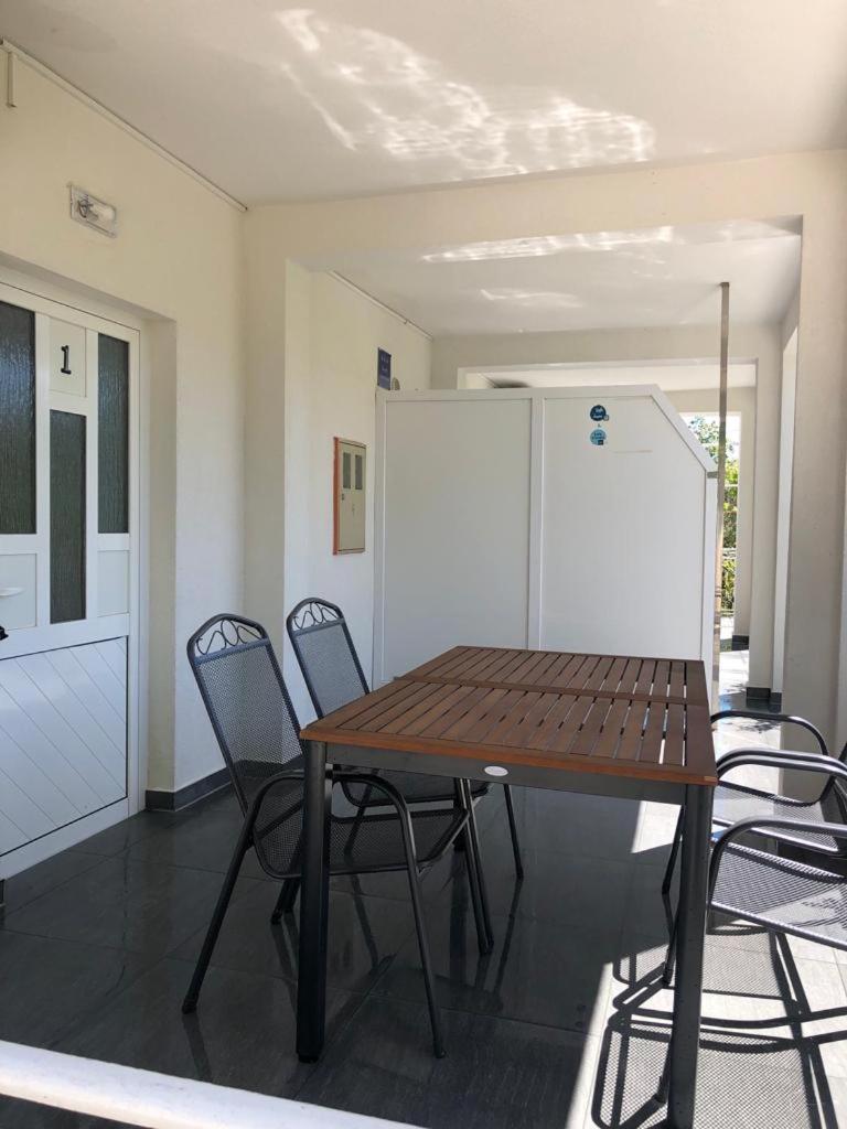 Apartments Bucica Dvori Starigrad Paklenica Buitenkant foto