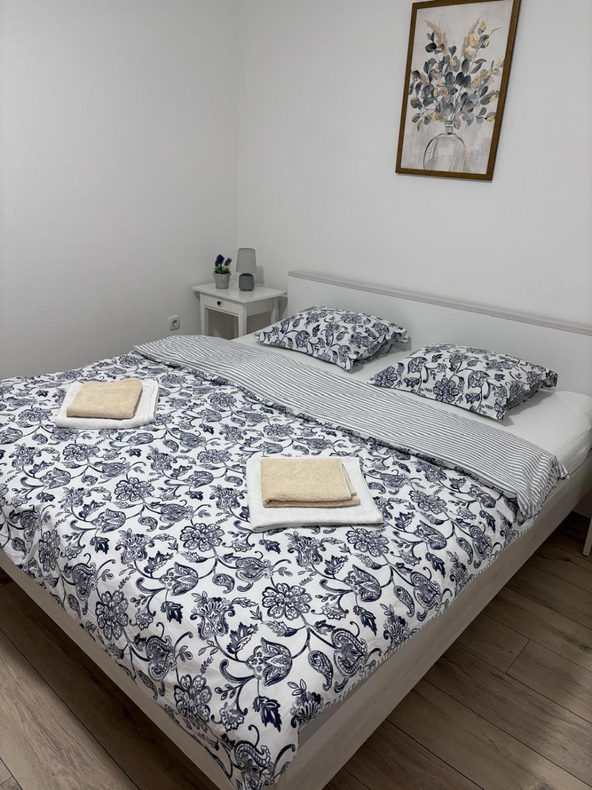 Apartments Bucica Dvori Starigrad Paklenica Buitenkant foto